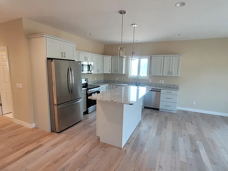 2269 Helle Dr — Photo 5