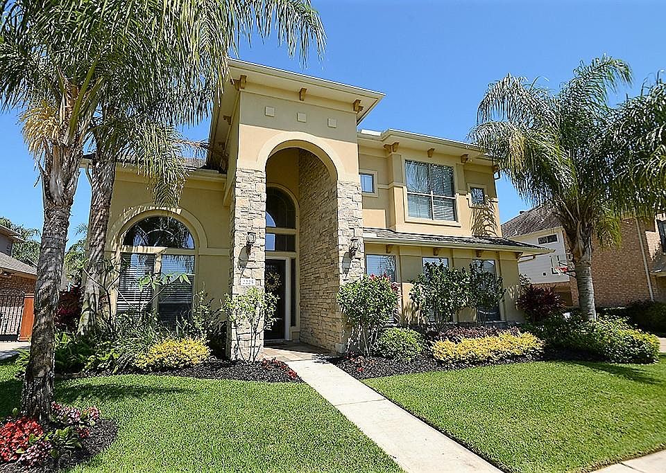 1st image of 2225 Lake Cove Way