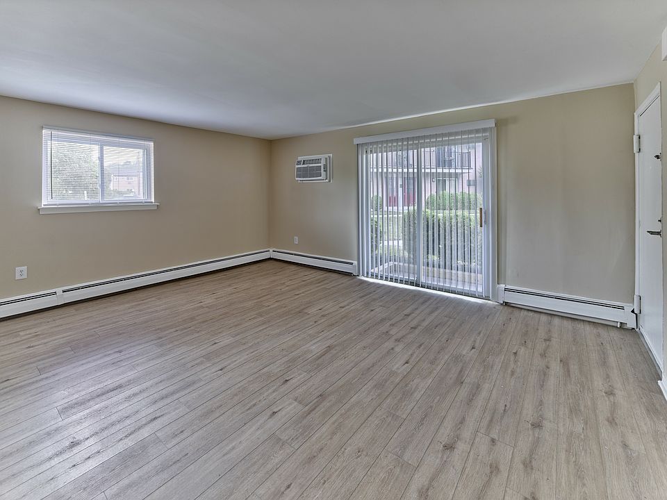 Open and Bright Living Room