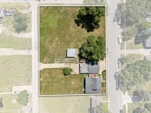 1119 Warren St, Davenport, IA 52804