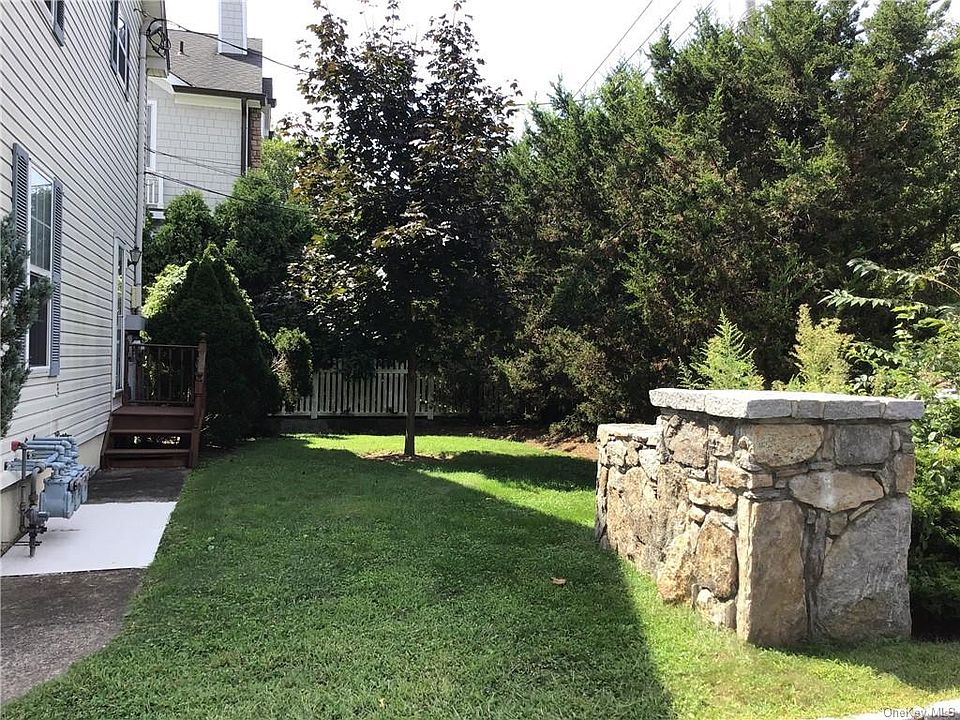 2nd image of 582 Pelham Rd #B