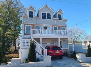 48 Center Ave, Keansburg, NJ 07734