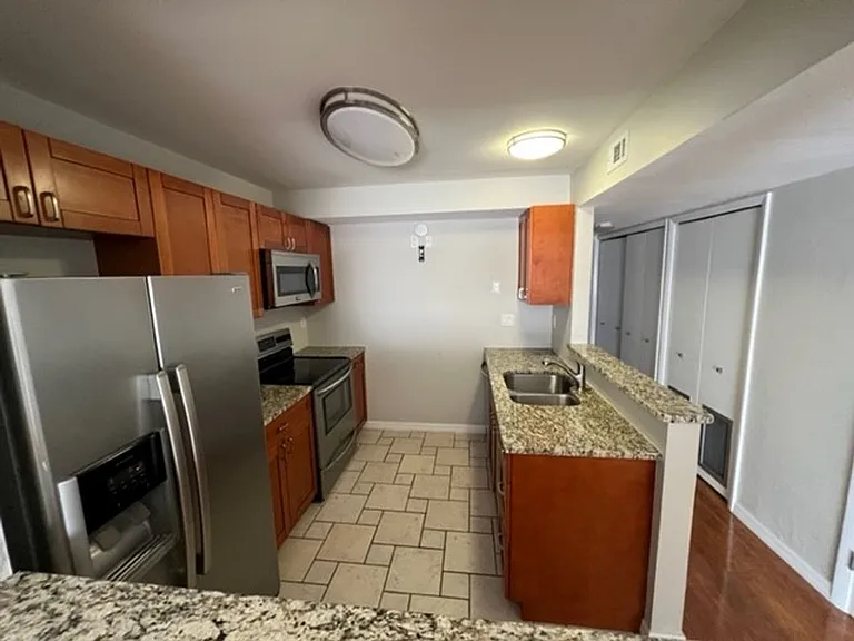 2508 SW 35th Pl #C15 — Photo 6