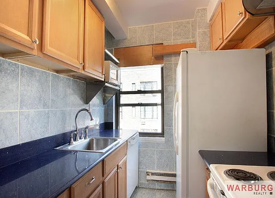 Sold by Warburg | media 10