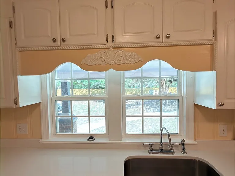 228 Eastwood Ave — Photo 12
