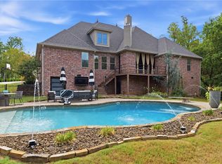 8700 Crest Ln, Springdale, AR 72762
