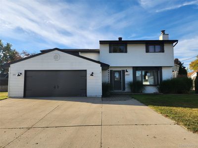 10217 Lakeside Dr, White Lake, MI, 48386