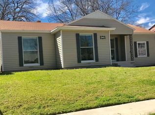 930 SW 4th St, Grand Prairie, TX 75051