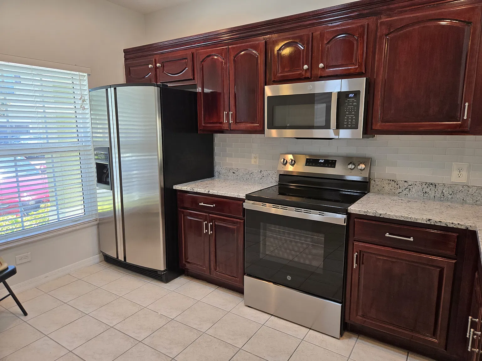 2 bed, 2.5 bath, 1292 sqft, $1,750 — Photo 3