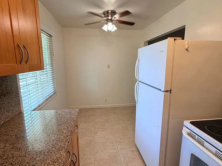 1015 W Olive Ave #3 — Photo 9