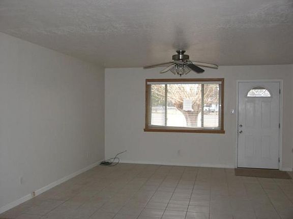 3rd image of 313 Las Flores Cir