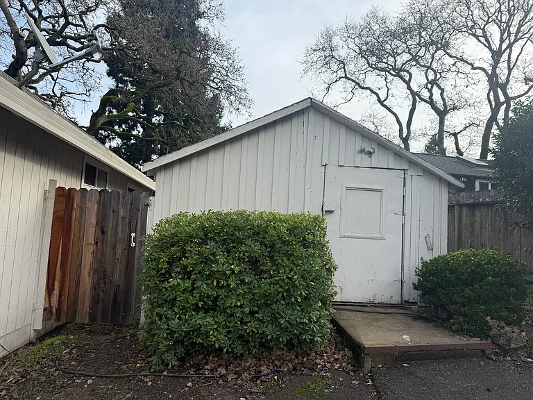 235 Katie Ln — Photo 12