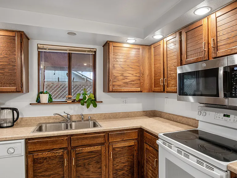 3713 W High St — Photo 7
