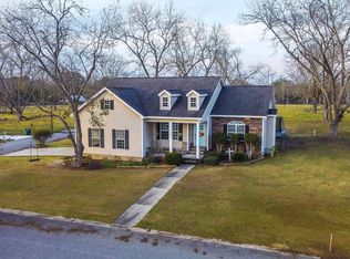 111 Plantation Dr, Cochran, GA 31014