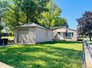 21849 Mac Arthur Blvd, Warren, MI
