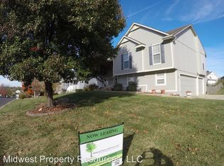 2042 SW British Dr, Lees Summit, MO 64081