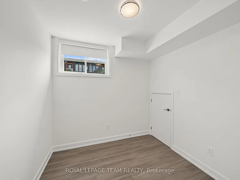 998 Hollington St #LOWER — Photo 25