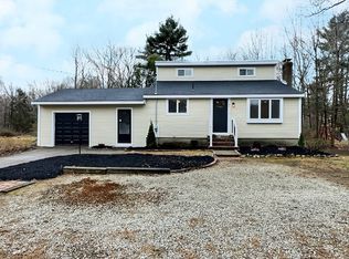 80 Vineyard Rd, Abington, MA 02351