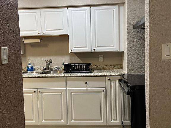 5th image of 1021 S Meyers St