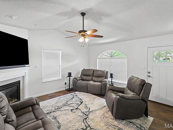 4th image of 335 Westline Ct