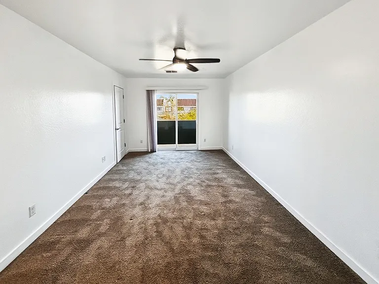 1852 N 51st St #5 — Photo 10