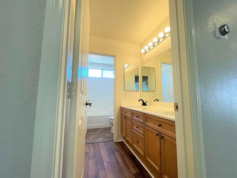 9222 Avon Park Ave — Photo 39