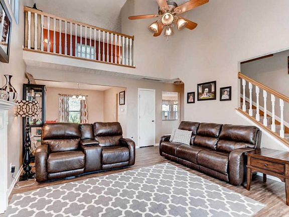 3rd image of 9242 Echo Hill Ct