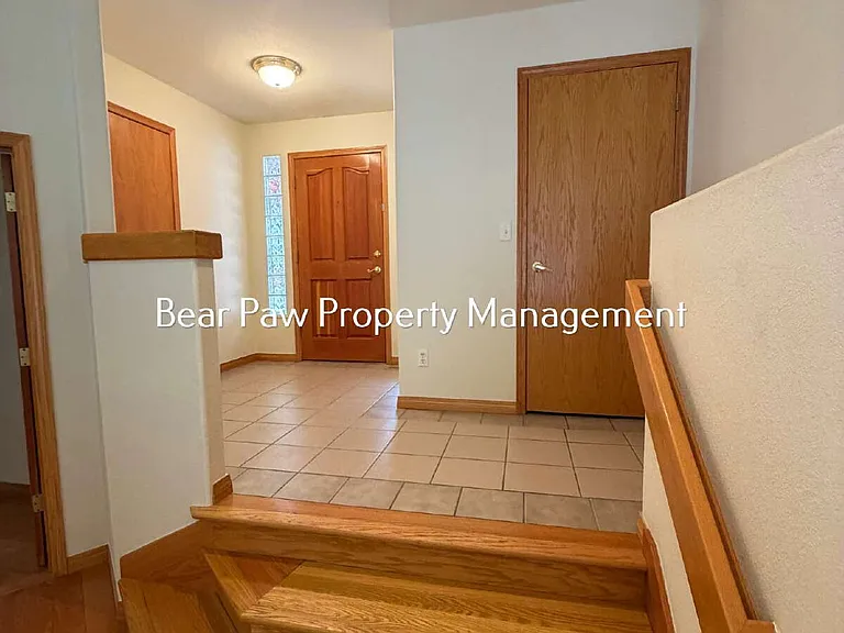 1419 Tamarac Dr — Photo 2