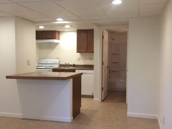 Landing View Place, 807 Knox Ave Unit 4, Hollister, MO 65672