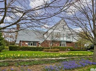 131 Newmarket Rd, Garden City, NY 11530