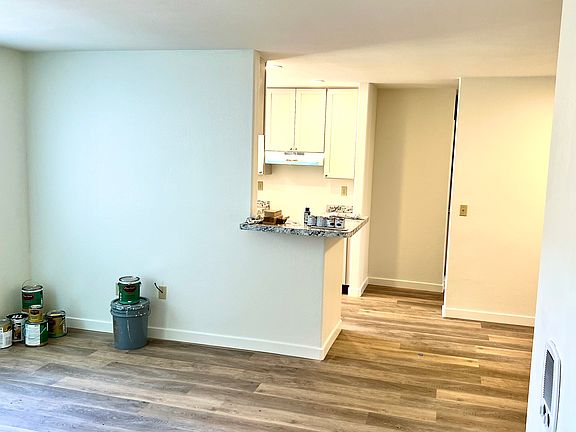 5th image of 4077 Menlo Ave APT 2