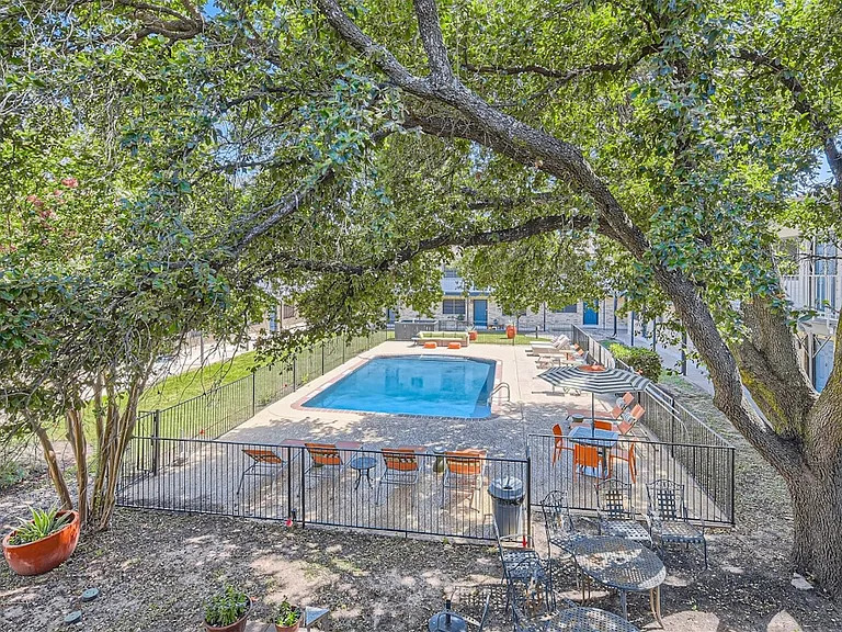 Shoal Creek North — Photo 19