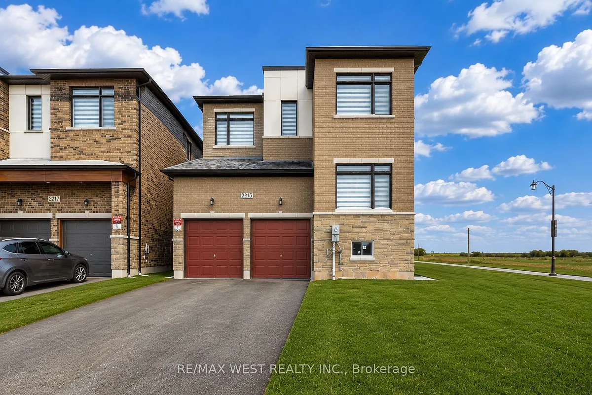 Building Photo - 2215 Crystal Dr