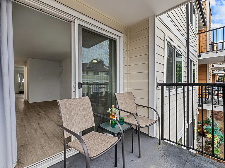 15210 Macadam Rd S #D211 — Photo 22