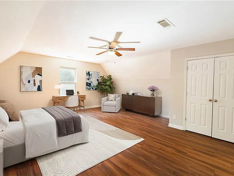 1099 Smith St SW #B — Photo 17