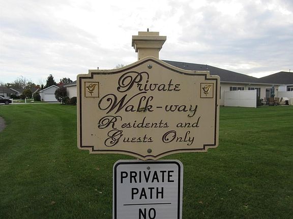 4th image of 327 Walker Dr