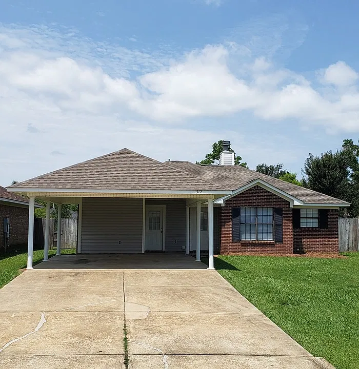 312 Green Meadow Dr