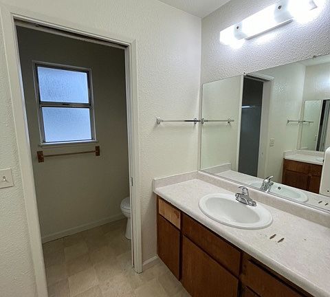 3rd image of 261-265 N McNary Cir