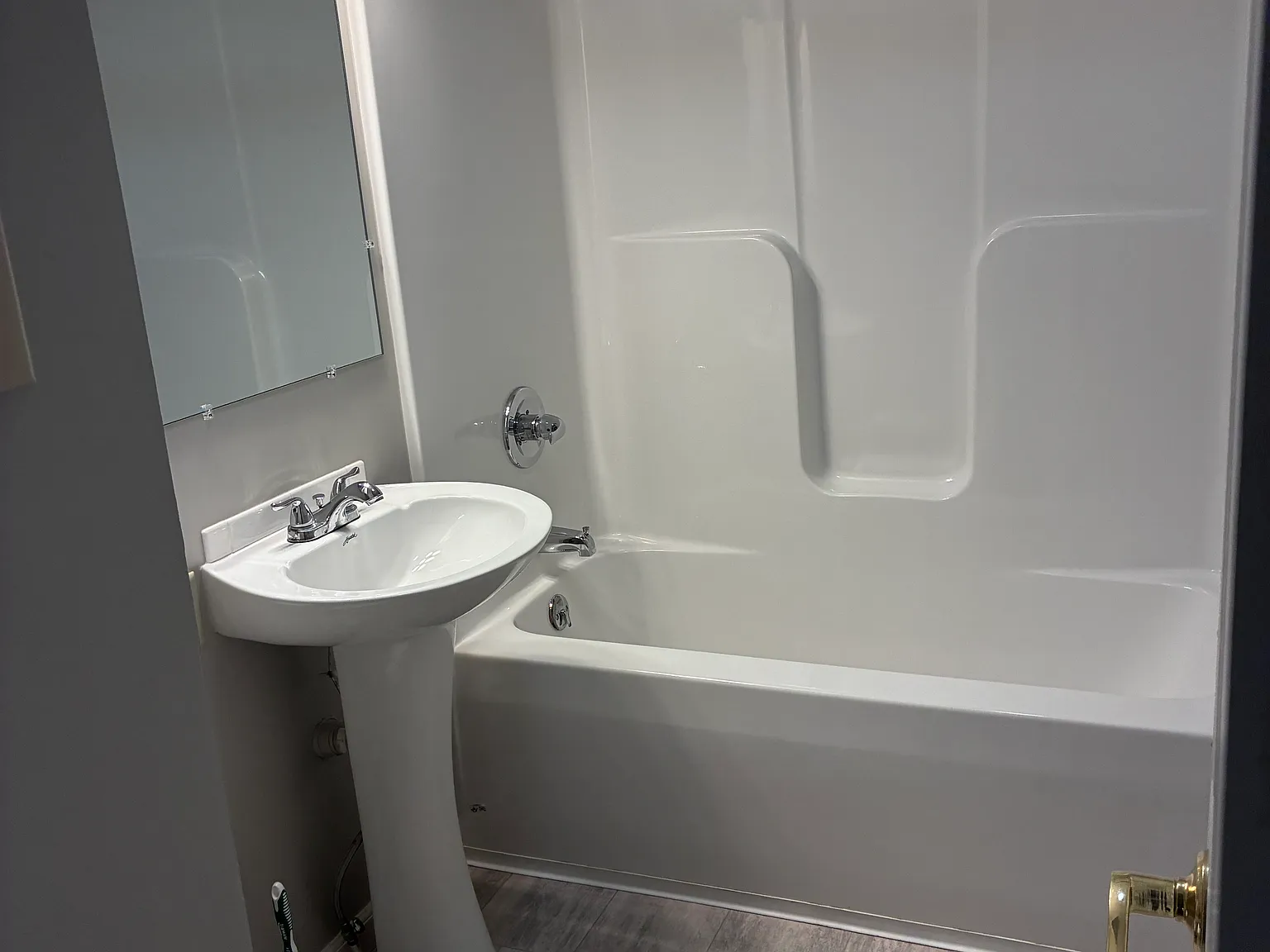 3 bed, 960 sqft, $1,250 — Photo 3