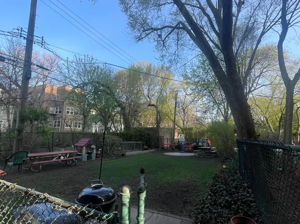 1355 E 57th St, Chicago, IL 60637