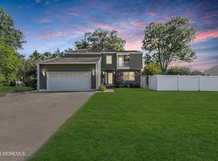 73 Theresa Ct, Toms River, NJ