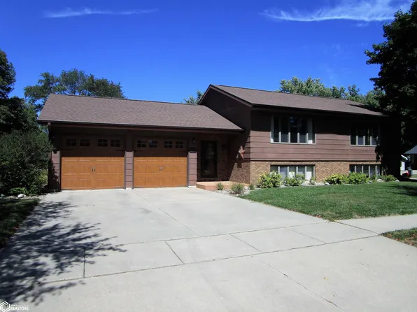 2114 Briardale Dr, Iowa Falls, IA 50126