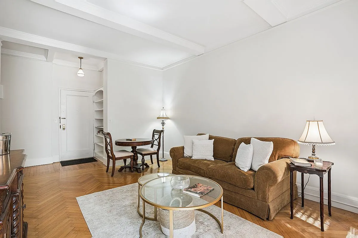 1060 Park Ave APT 3A photo 1