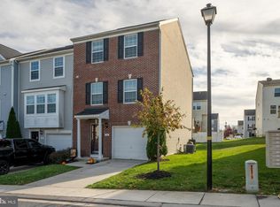 38 Wayside Ct, Falling Waters, WV 25419