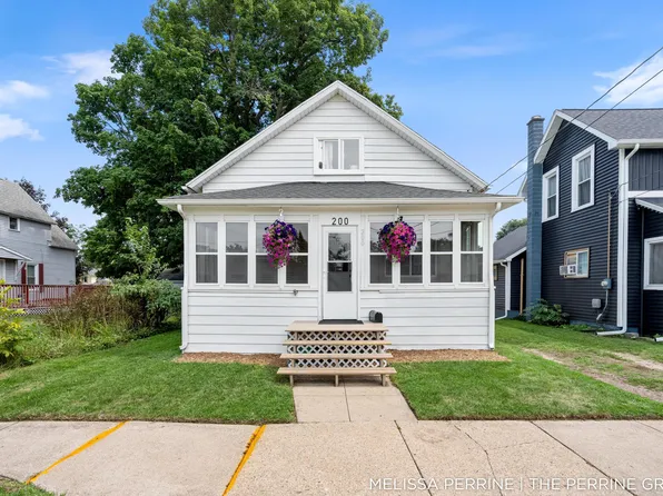 200 Grove St NW, Sparta, MI 49345