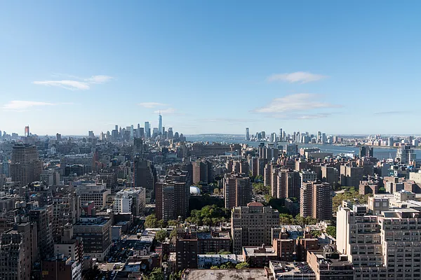 Rented by Douglas Elliman | media 29