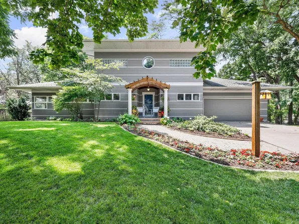 5510 Greenleaf Dr, Madison, WI 53713