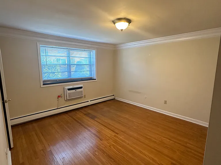 53 Llanfair Rd #A — Photo 4