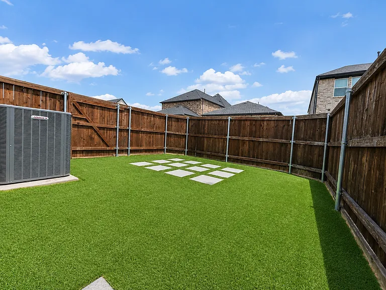 7827 Piedmont Ave — Photo 29