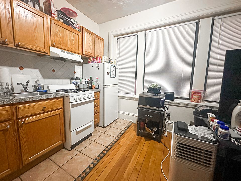 2nd image of 1234 Commonwealth Ave APT 7